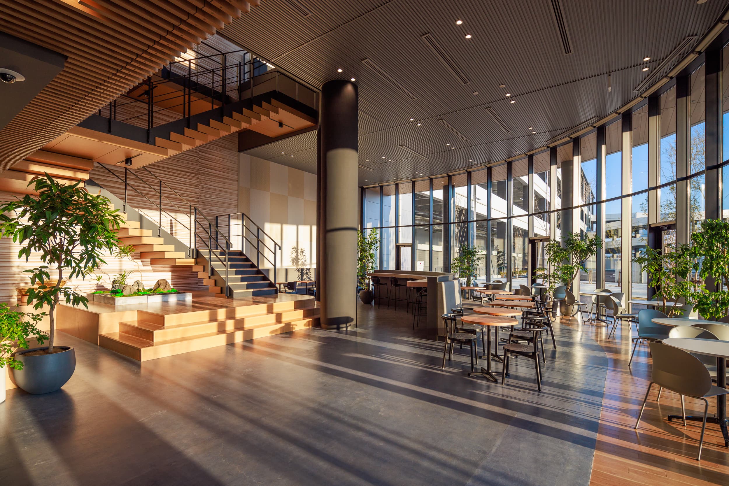 東京・商業ビルロビー