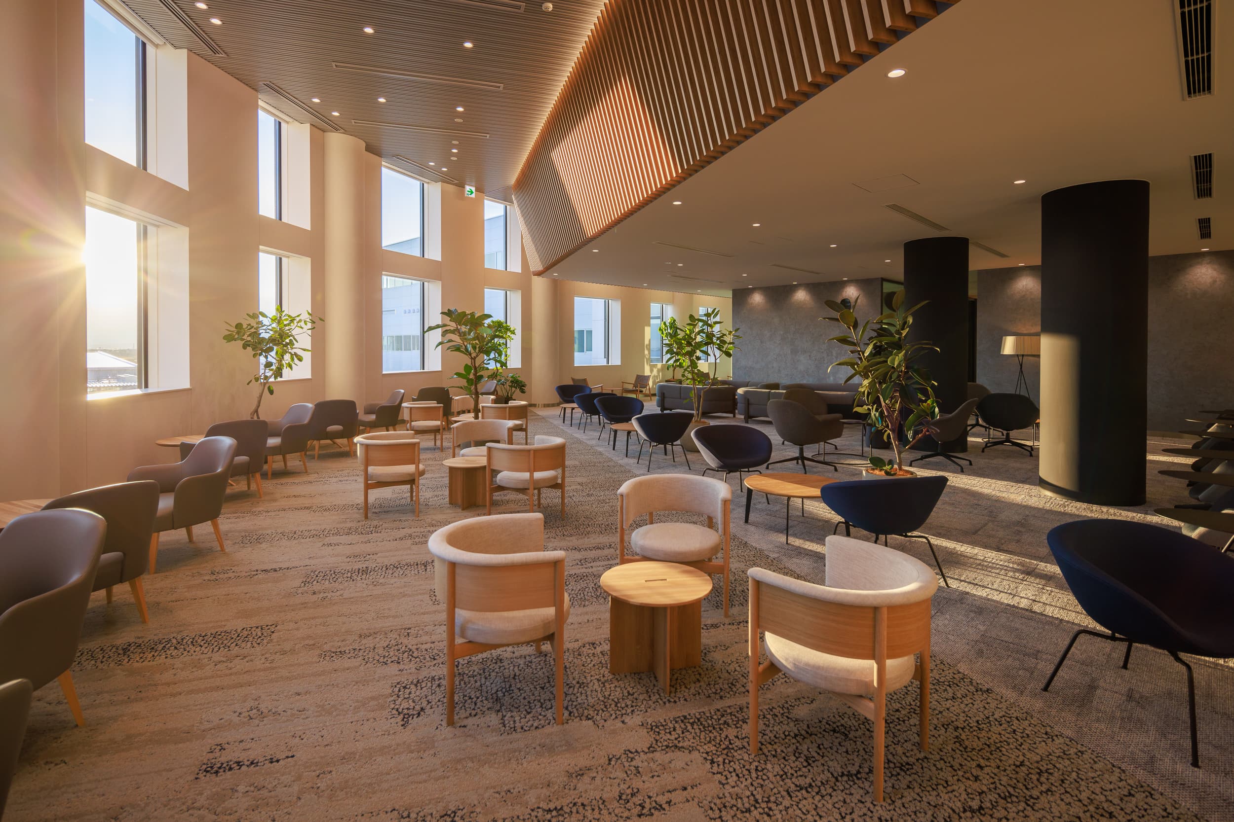 日本・オフィスラウンジ内装