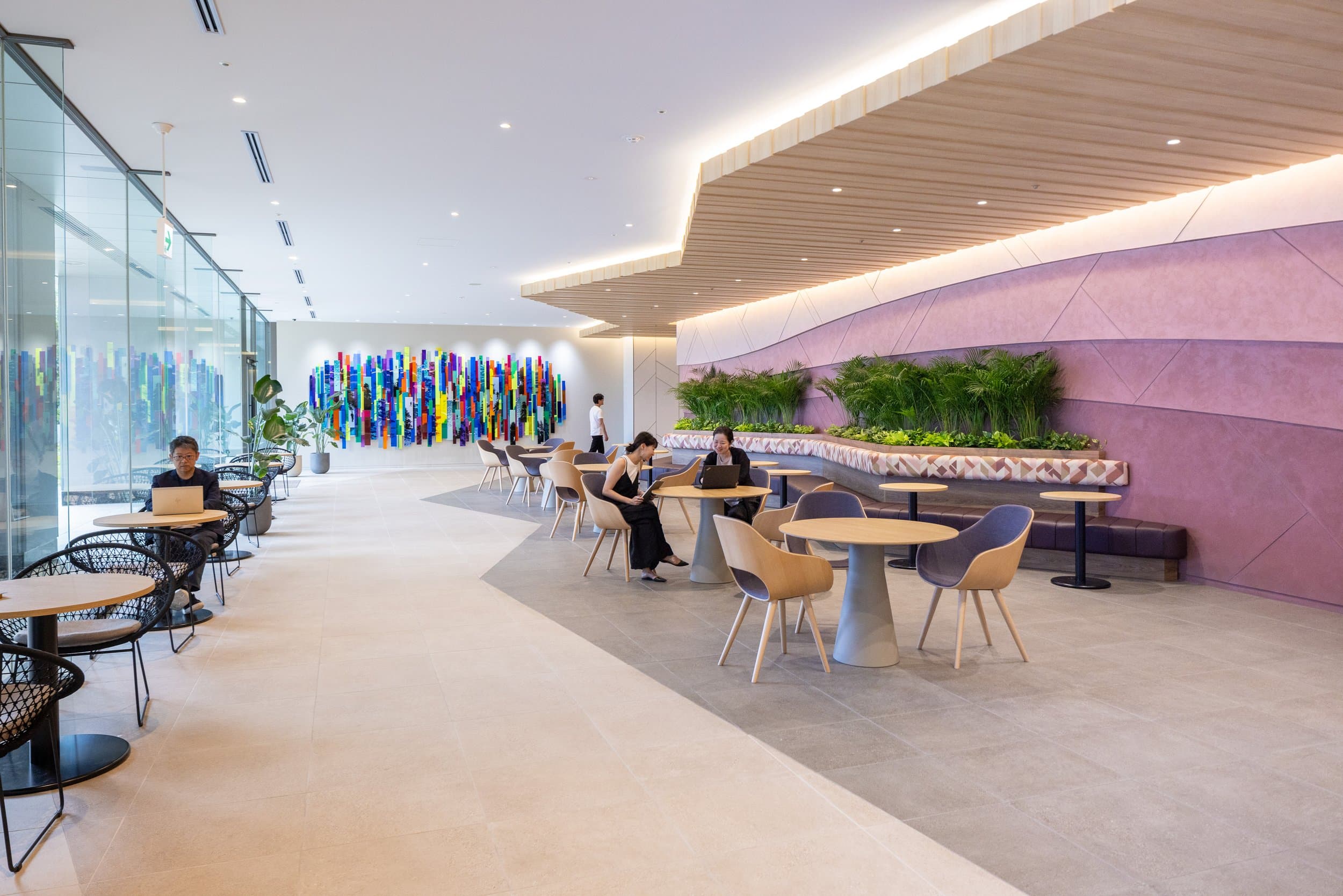 Case study: before and after photos, video - office building renovation — image 7