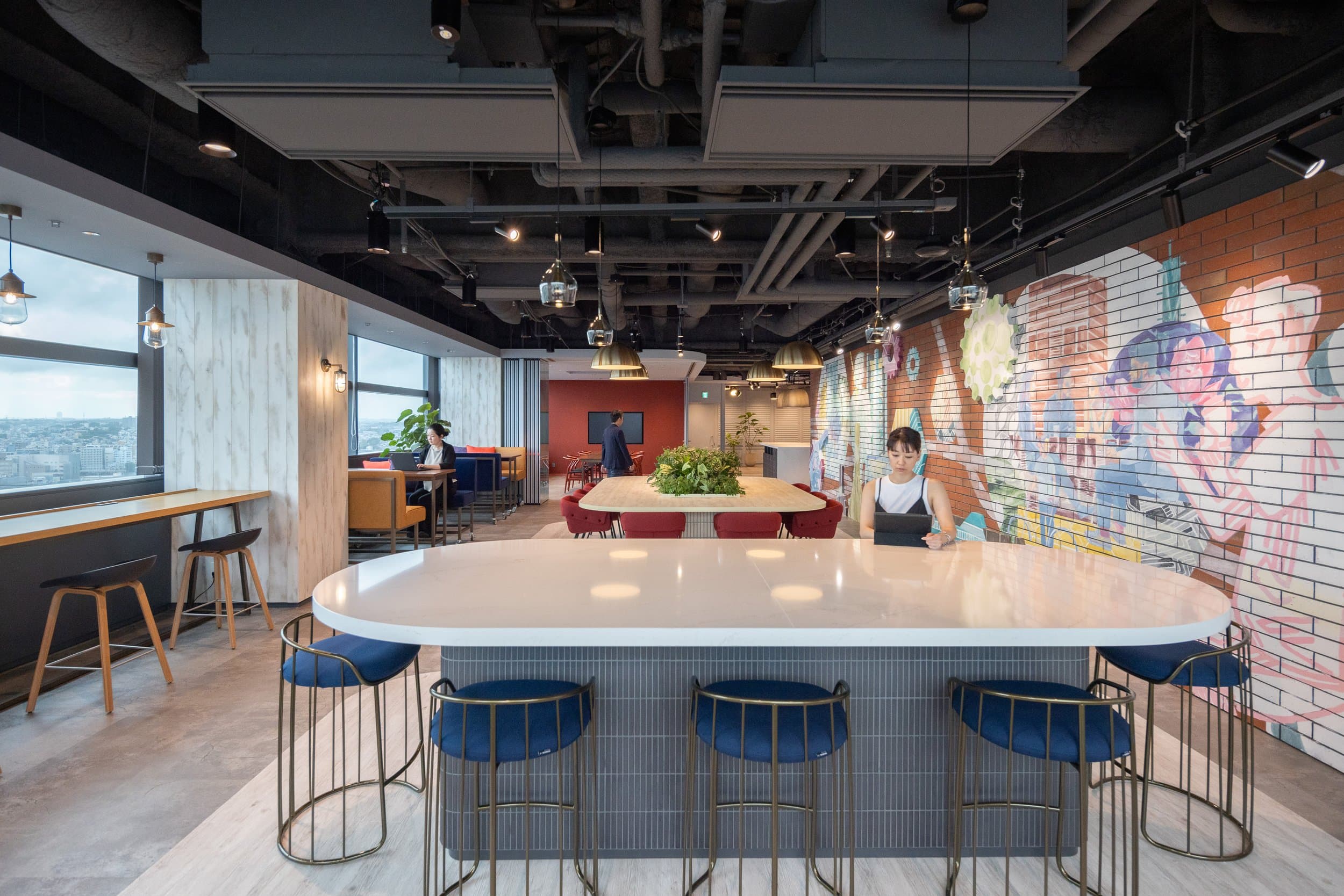 Case study: before and after photos, video - office building renovation — image 15