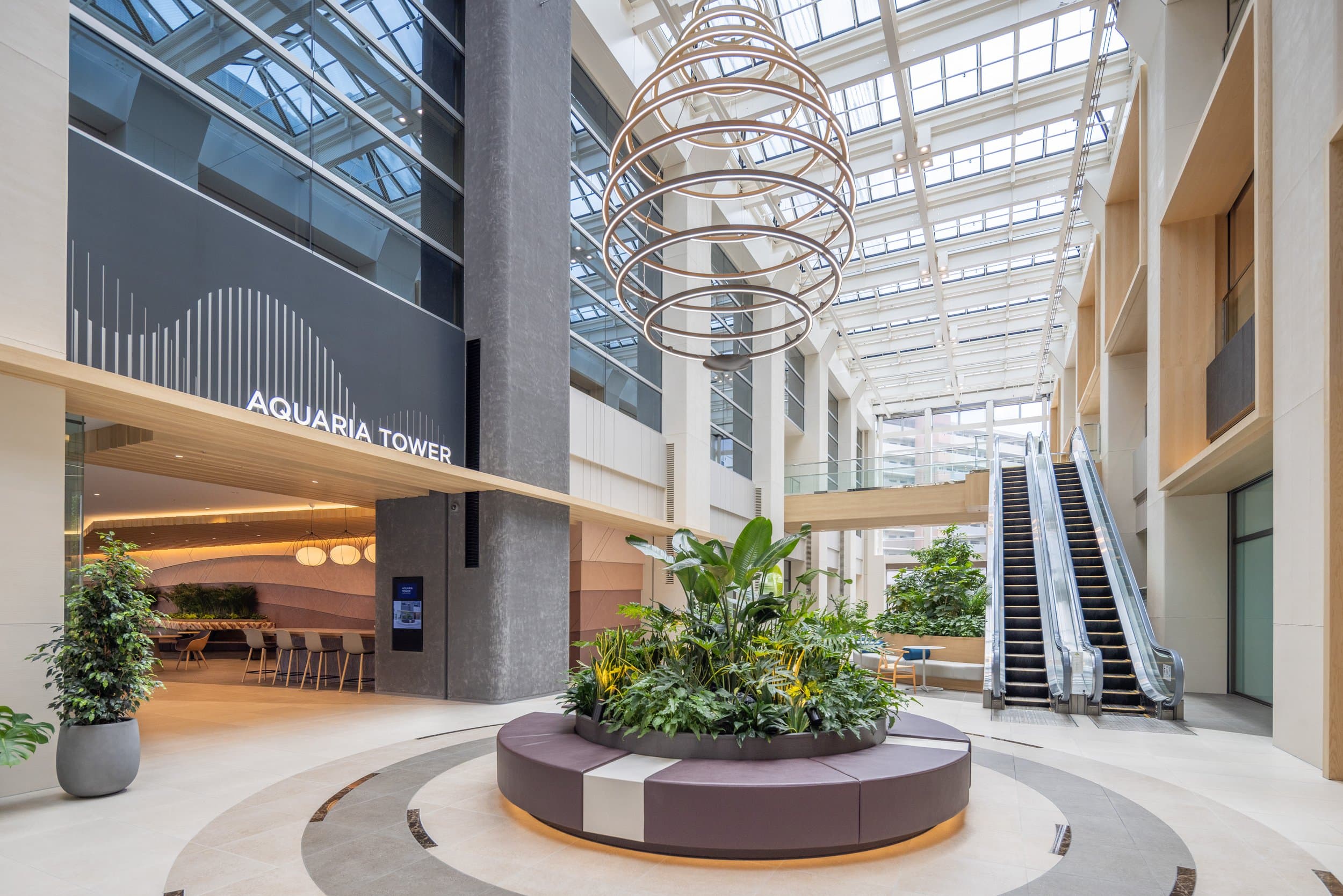 Case study: before and after photos, video - office building renovation — image 12